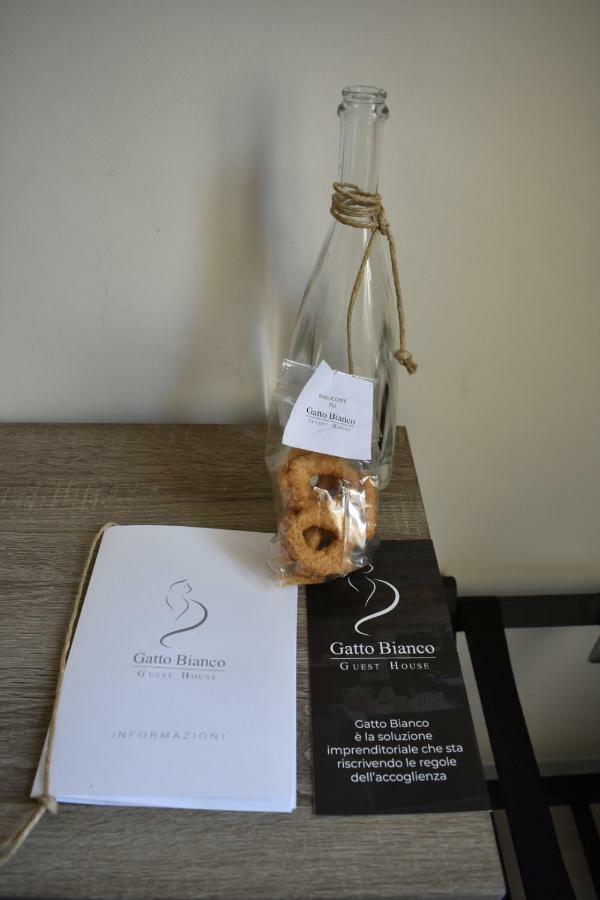Gatto Bianco Duchessa Bed & Breakfast บารี ภายนอก รูปภาพ